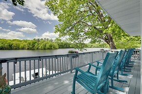 Football Fans Lake Retreat - 5 Mins to Gillette!