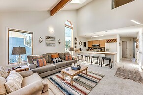 Bright Townhome - 1 Mile to Downtown Cloudcroft