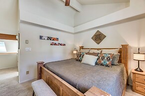 Bright Townhome - 1 Mile to Downtown Cloudcroft