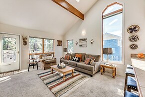 Bright Townhome - 1 Mile to Downtown Cloudcroft