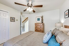 Bright Townhome - 1 Mile to Downtown Cloudcroft