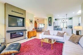 Resort Pools + Golf: Palm Springs Condo!