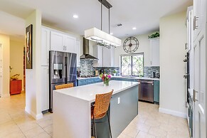 Resort Pools + Golf: Palm Springs Condo!