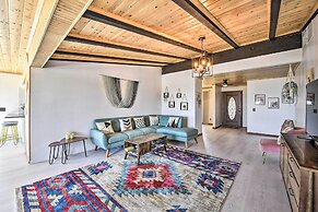 Chic Joshua Tree Pad w/ Mountain Views & Hot Tub