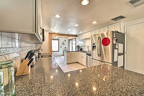 Chic Joshua Tree Pad w/ Mountain Views & Hot Tub