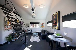 Private Modern Entertainment Getaway