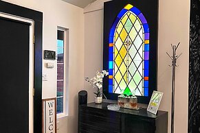 Modern Entertainment Getaway Off Sacramento River!