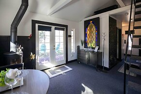 Private Modern Entertainment Getaway