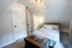 On the Rocks - A Modern Home w/ Decks & Views