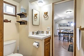 Cozy Arroyo Grande Cottage w/ Patio & Grill!