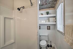 Hot Springs Home: 2 Mi to Hot Springs Nat'l Park