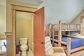 Guntersville Cabin w/ Fire Pit & Covered Porch