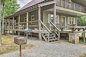 Guntersville Cabin w/ Fire Pit & Covered Porch