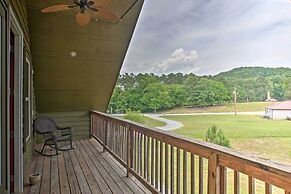 Guntersville Cabin w/ Fire Pit & Covered Porch