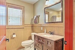 Guntersville Cabin w/ Fire Pit & Covered Porch