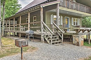 Guntersville Cabin w/ Fire Pit & Covered Porch