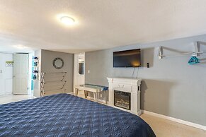 2 Private Decks: Lake-view Osage Beach Home