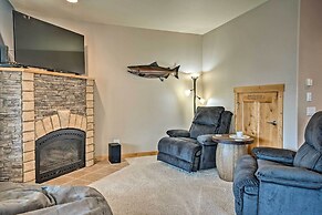 Gold Beach Townhome With Ocean Views & Sunroom!