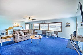 Lakefront Home w/ Rooftop Deck, Grill, Games!