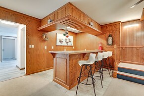 Lakefront Home w/ Rooftop Deck, Grill, Games!