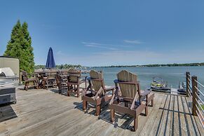 Lakefront Home w/ Rooftop Deck, Grill, Games!