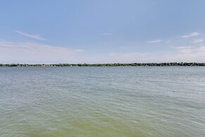 Lakefront Home w/ Rooftop Deck, Grill, Games!