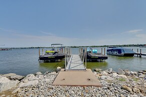 Lakefront Home w/ Rooftop Deck, Grill, Games!