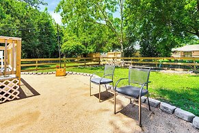 Pet-friendly Cottage, 3 Blocks to Main St!