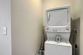 Pet-friendly Cottage, 3 Blocks to Main St!