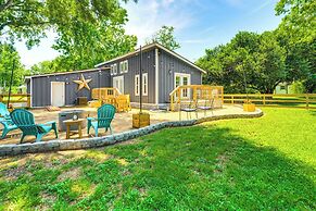 Pet-friendly Cottage, 3 Blocks to Main St!