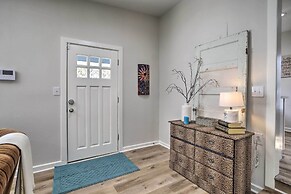 Pet-friendly Cottage, 3 Blocks to Main St!