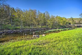 1/2 Mi to Windham Mtn: Main Street Condo