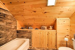 Gatlinburg Cabin w/ Hot Tub: 5 Mi to Downtown