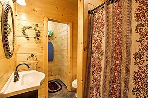 Gatlinburg Cabin w/ Hot Tub: 5 Mi to Downtown