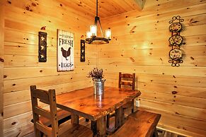 Gatlinburg Cabin w/ Hot Tub: 5 Mi to Downtown