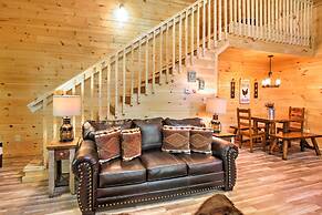 Gatlinburg Cabin w/ Hot Tub: 5 Mi to Downtown