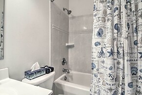 Resort-style Retreat w/ Beach Access in Ocean City