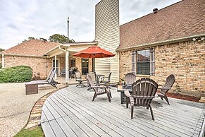 Gainesville Home w/ Outdoor Oasis, 16 Mi to Lake