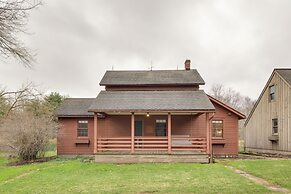 Quaint Winesburg Cottage w/ Porch & Pond!