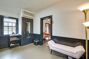 Quaint Winesburg Cottage w/ Porch & Pond!