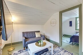 Quaint Winesburg Cottage w/ Porch & Pond!