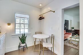 Quaint Winesburg Cottage w/ Porch & Pond!