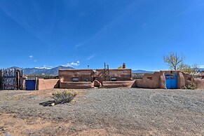 El Prado Adobe Home: Courtyard w/ Mountain Views!