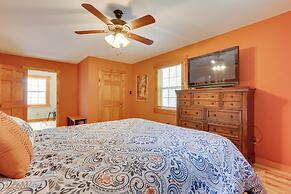 Rustic Cabin w/ Hot Tub - 7 Miles to Hocking Hills