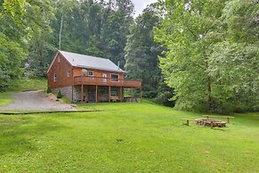 Rustic Cabin w/ Hot Tub - 7 Miles to Hocking Hills