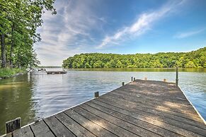 Lake Barkley Waterfront Home w/ Deck & Boat Dock!
