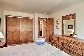 North Lake Tahoe Cabin: 4 Mi to the Beach!