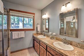 North Lake Tahoe Cabin: 4 Mi to the Beach!