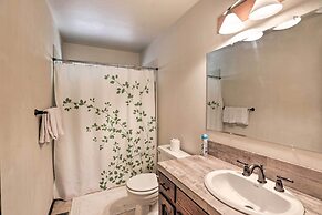 North Lake Tahoe Cabin: 4 Mi to the Beach!