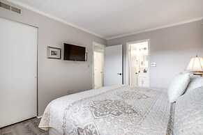 Pool & Boardwalk Access: Bayfront Ocean City Condo